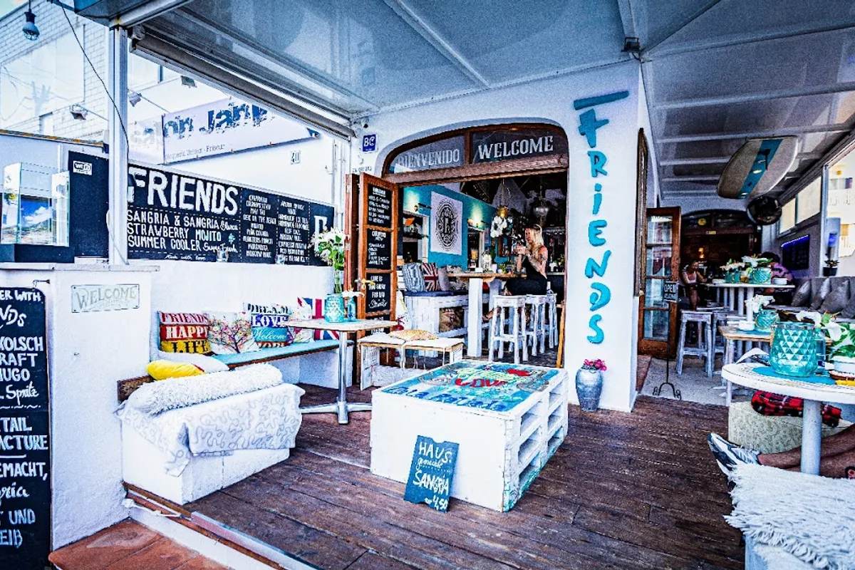 FRIENDS CLUB