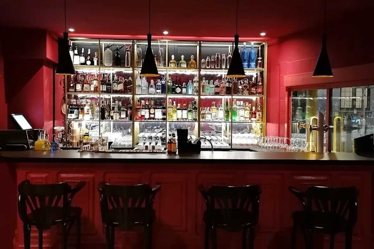 AFTER LANDING COCKTAIL ART