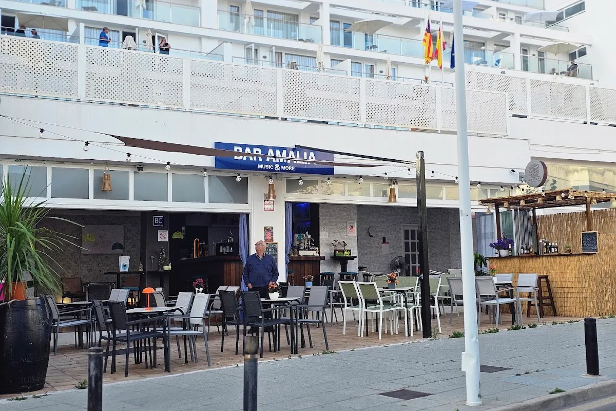 BAR AMALIA MUSIC & MORE