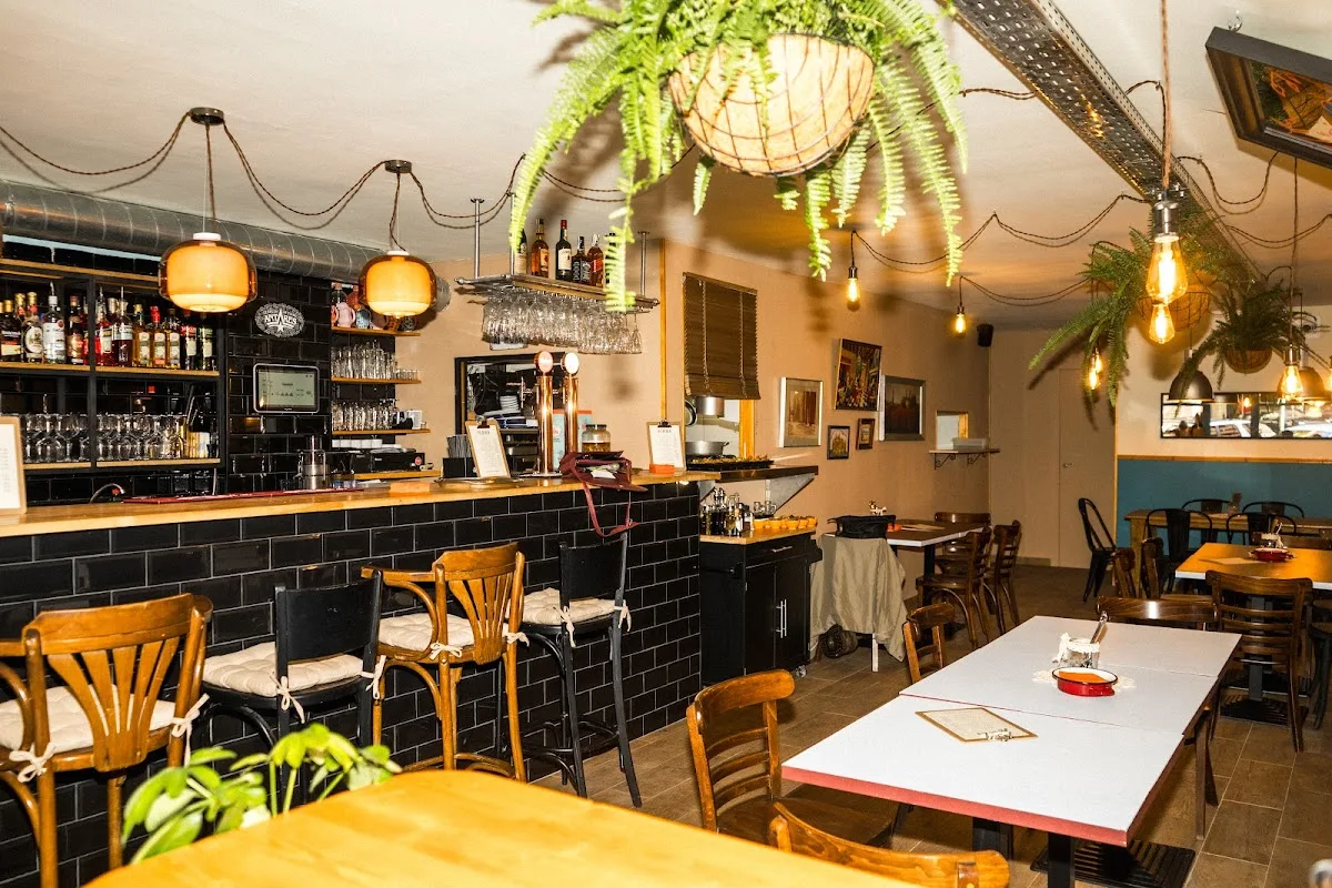 BARRIO CANTINA Y CAFE