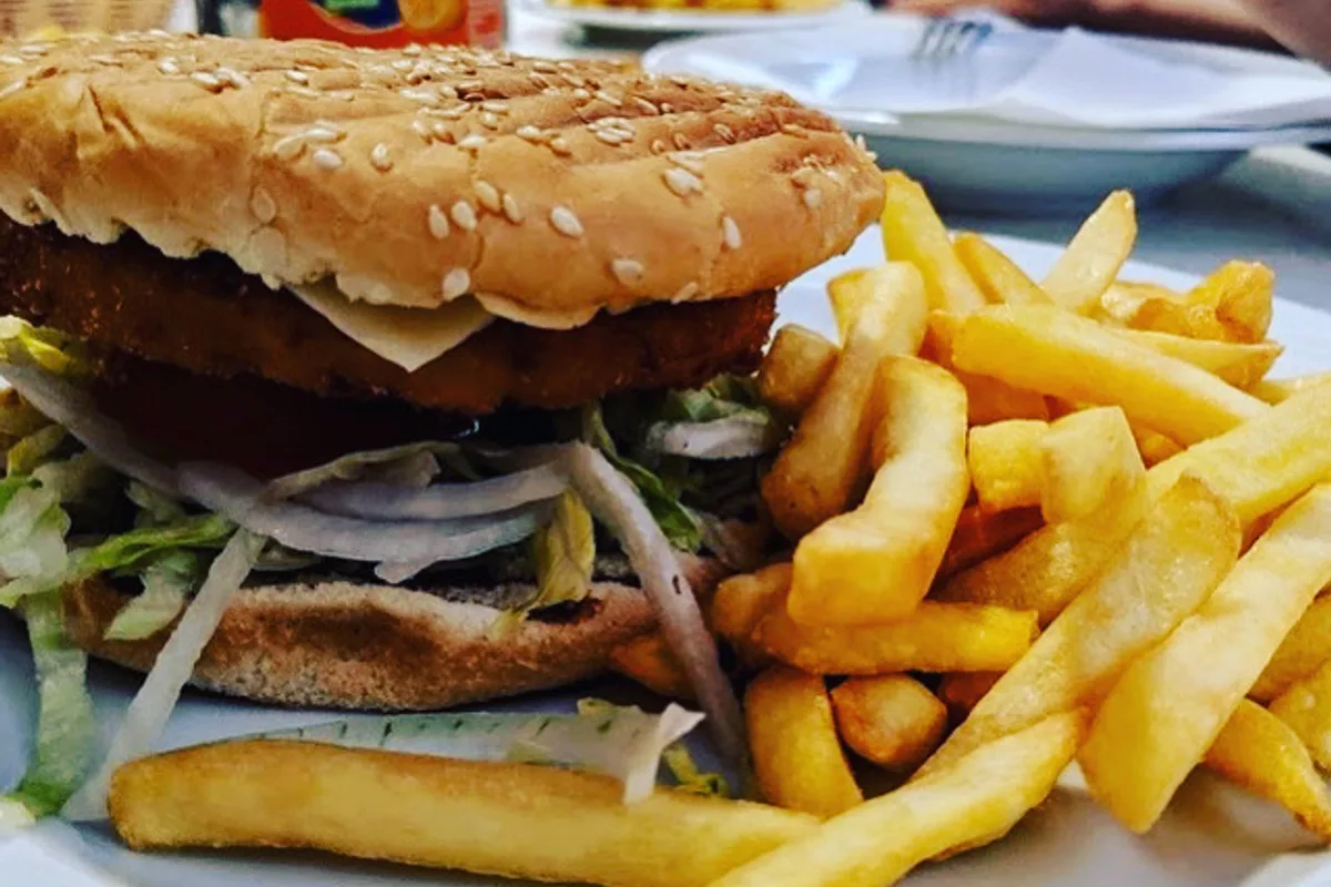 KEBAB S´ALMUDAINA-CAFETERIA