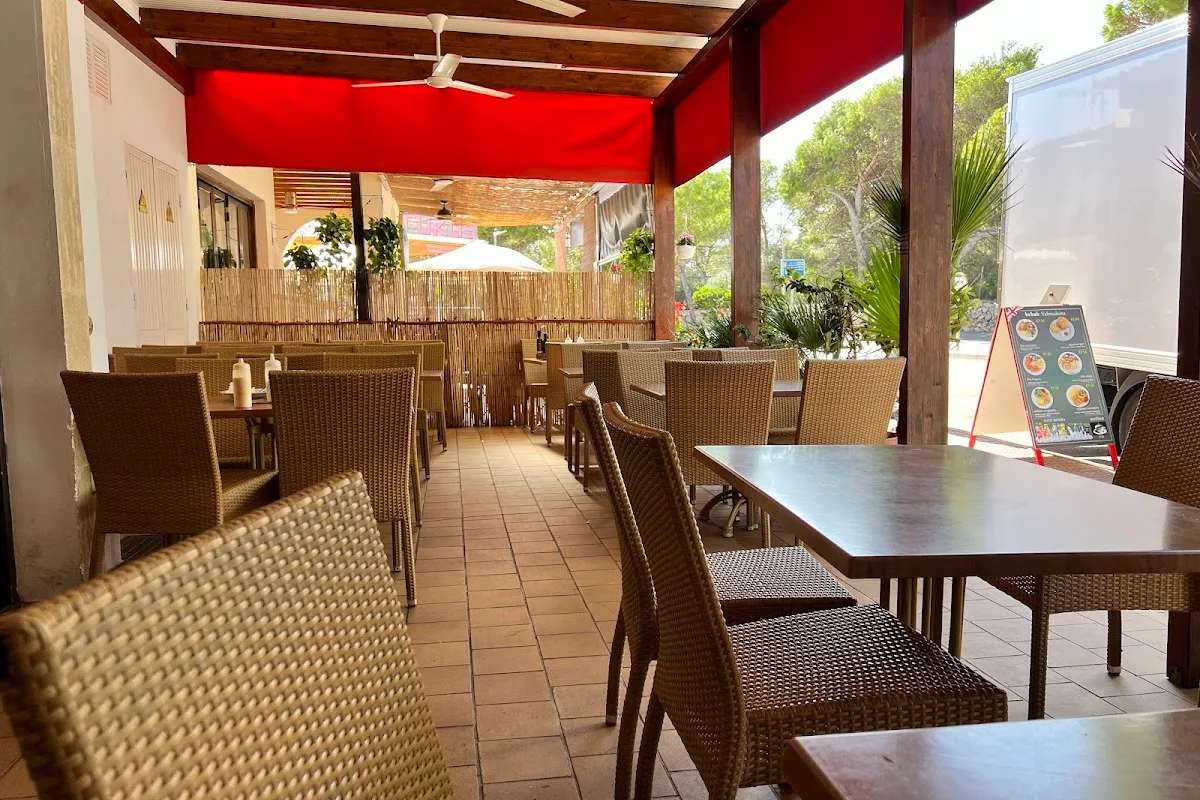 KEBAB S´ALMUDAINA-CAFETERIA