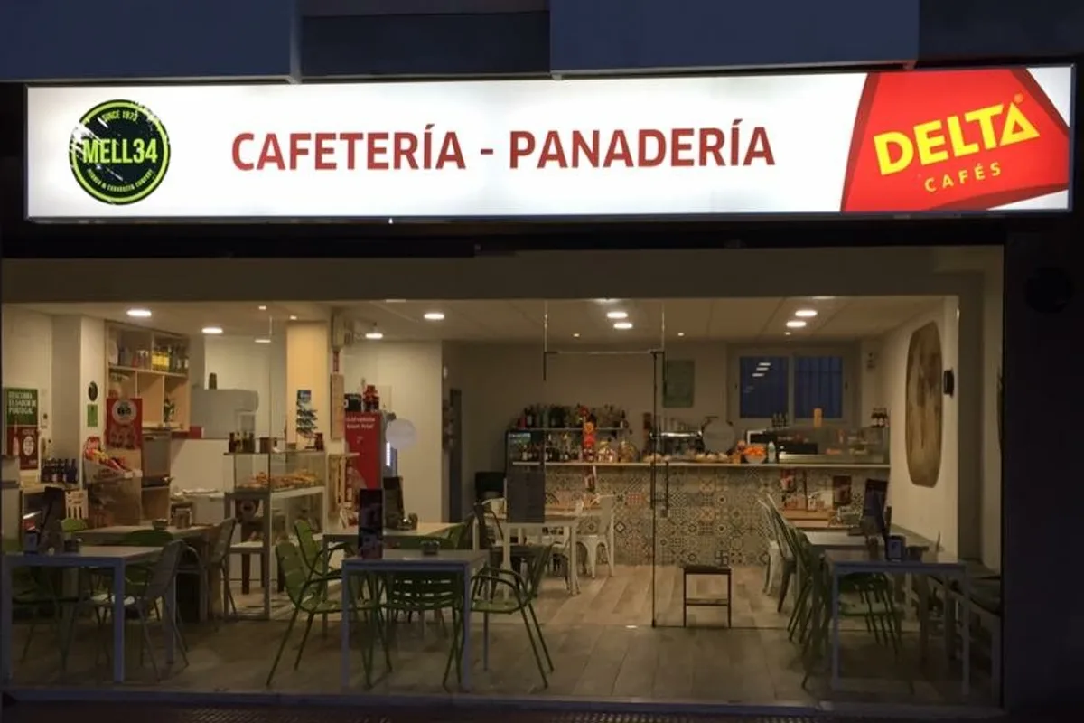 CAFETERIA-PANADERIA MELL 34