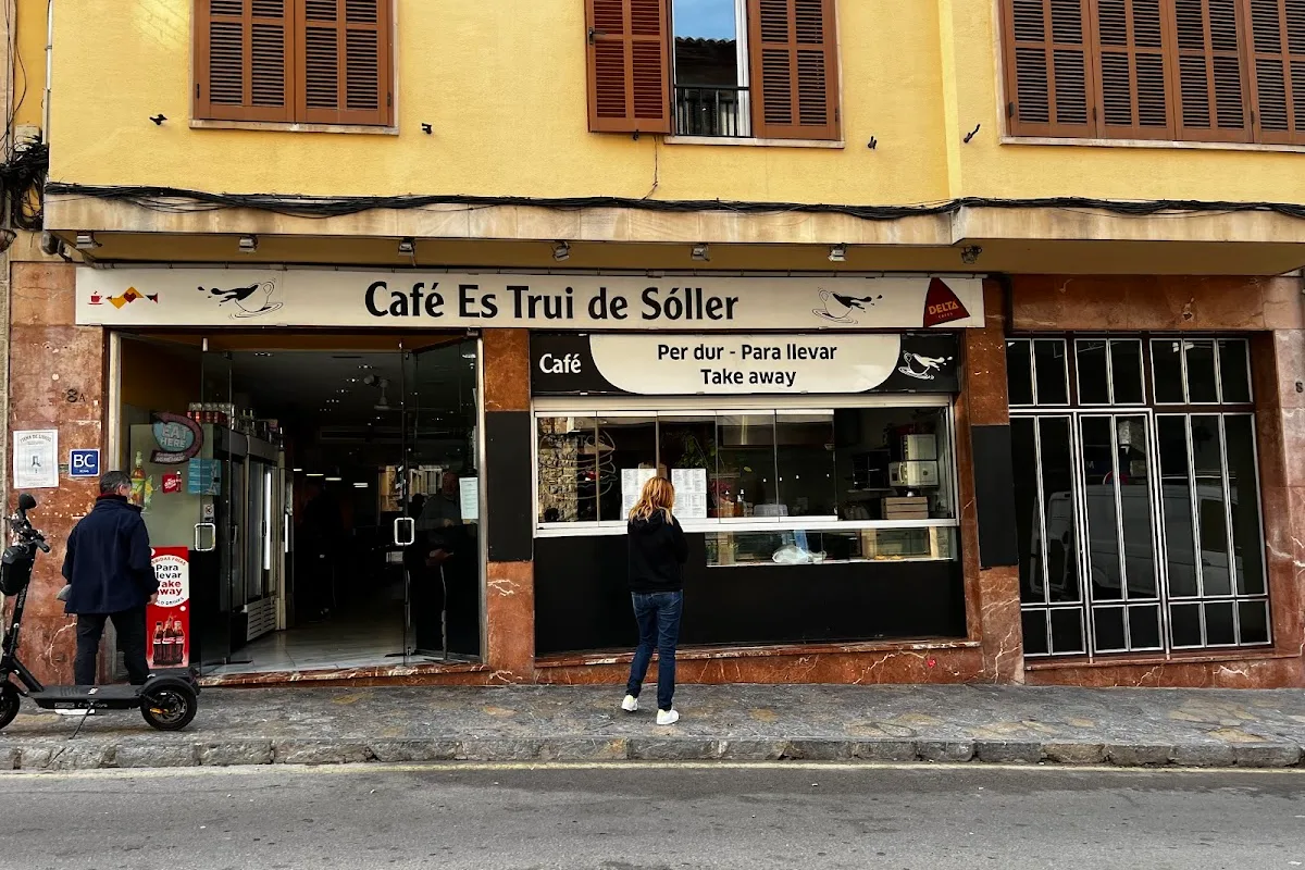 CAFE ES TRUI