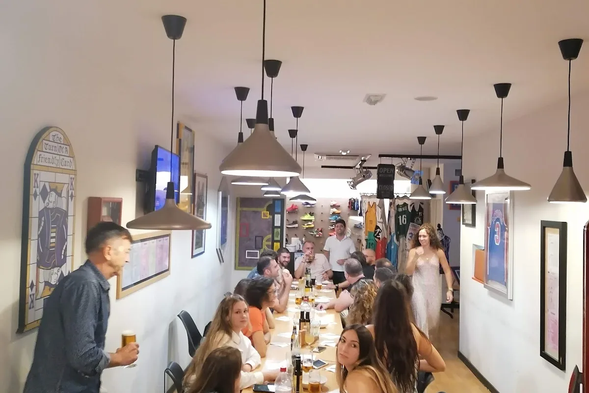 MANIACS CAFE