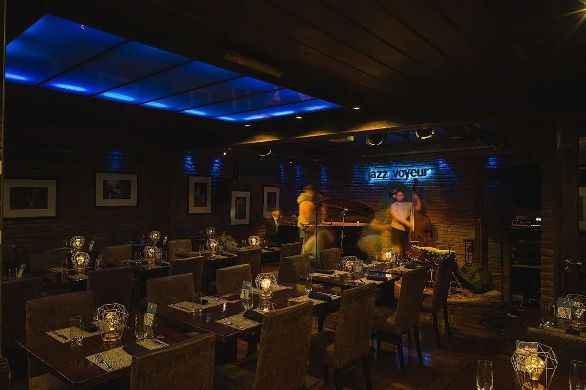 JAZZ VOYEUR CLUB