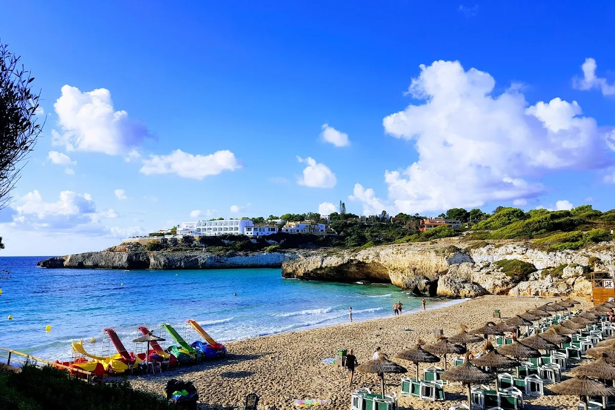 CALA DOMINGOS