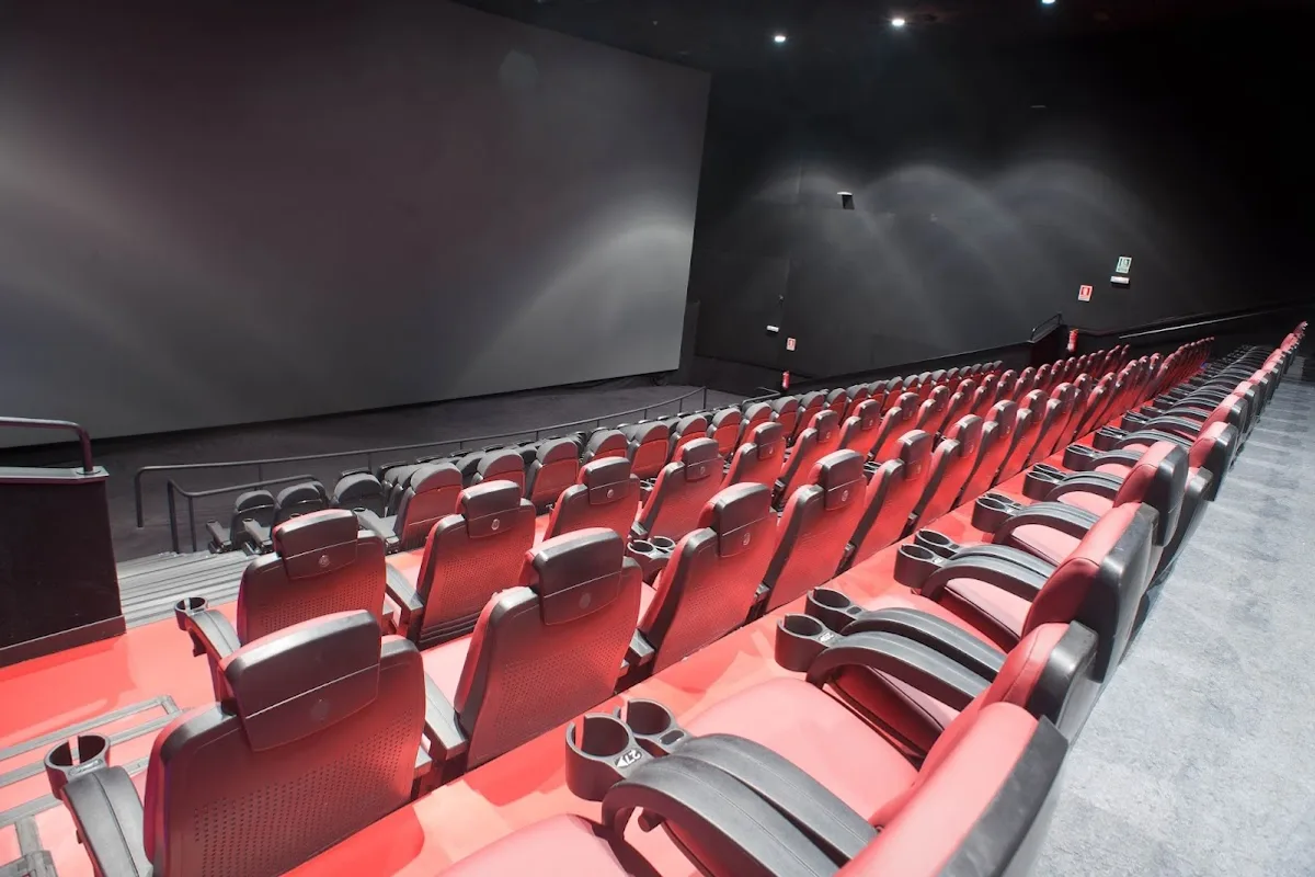 CAFE DES CINE